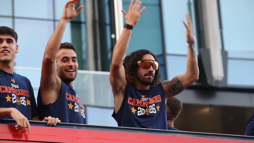 Cucurella vuelve a las andadas con su ya clásico cántico