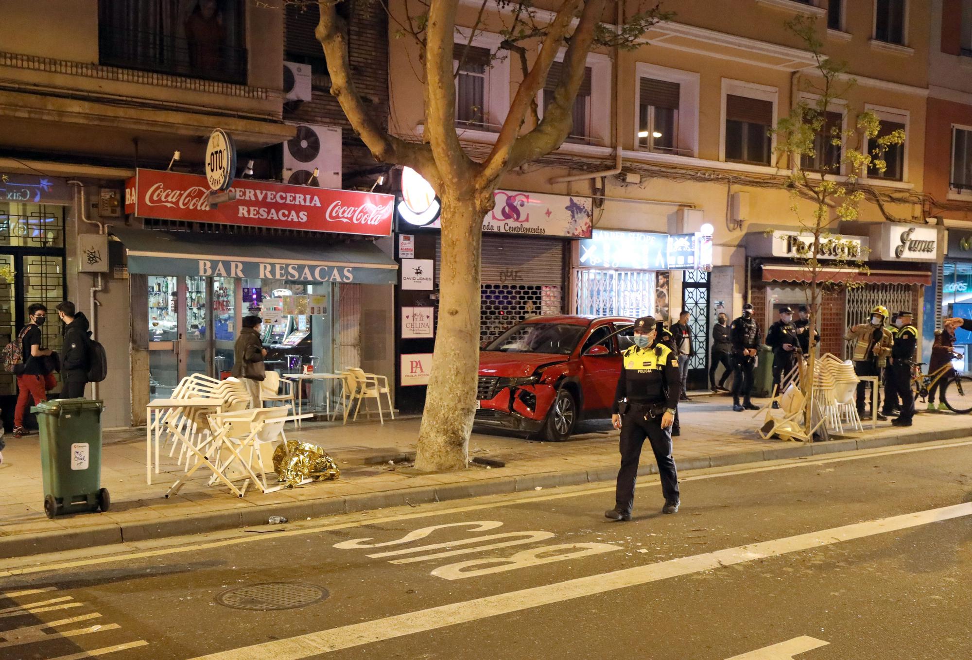 Estado de la terraza en el Paseo Teruel tras el atropello