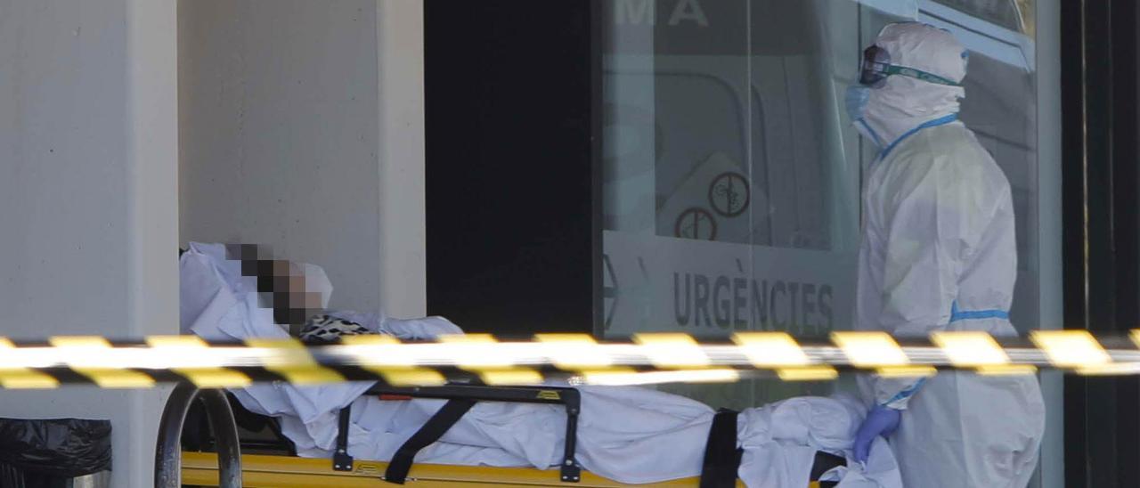 Un ingreso por Covid durante la tercera ola, en el Hospital de Sagunt.