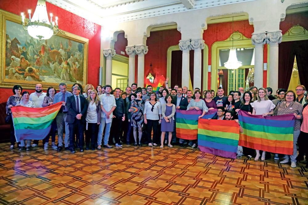 El Parlament aprueba la Ley de Derechos LGTB