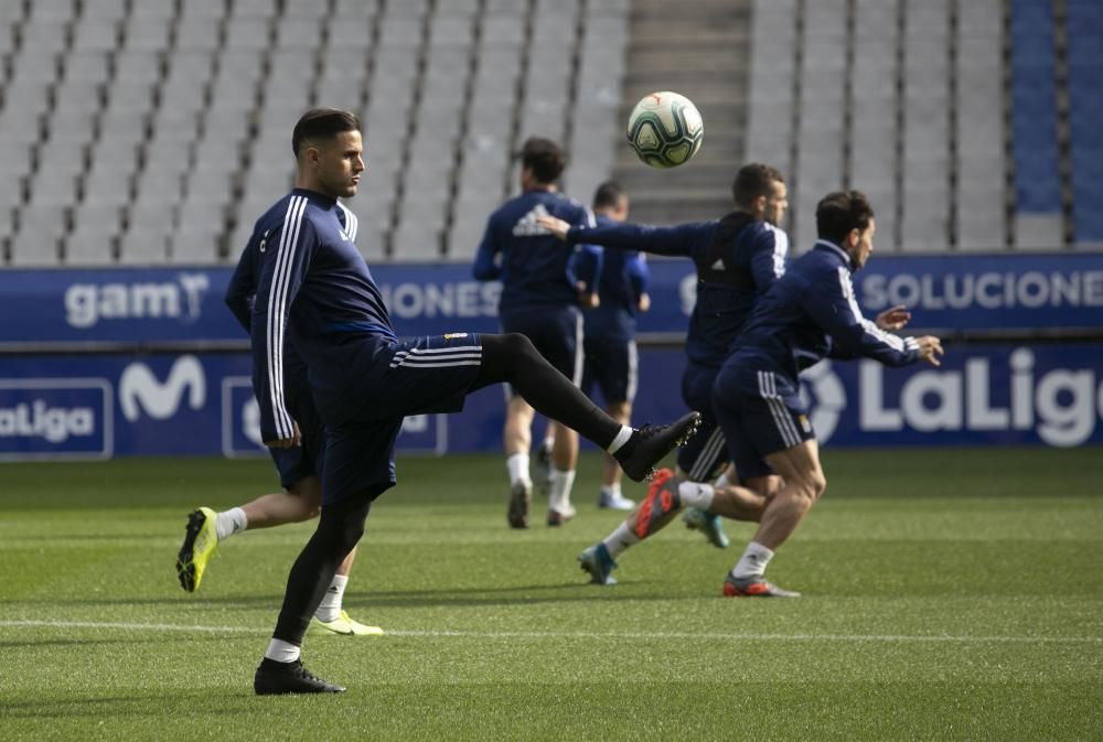 Entrenamiento del Real Oviedo de fútbol en el Carl