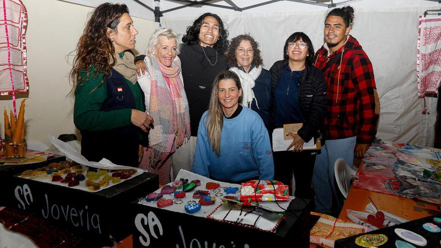 Mira las imágenes del puesto de los usuarios del centro de Sa Joveria en el Mercat Vell