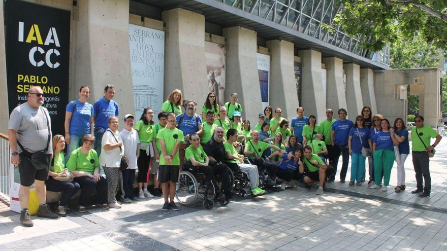 Adispaz participó en una visita y taller de cerámica con voluntarios de Telefónica. | SERVICIO ESPECIAL