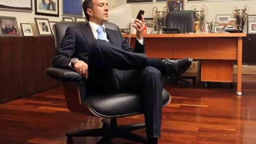 Jorge Mendes, en su despacho. / la opinión