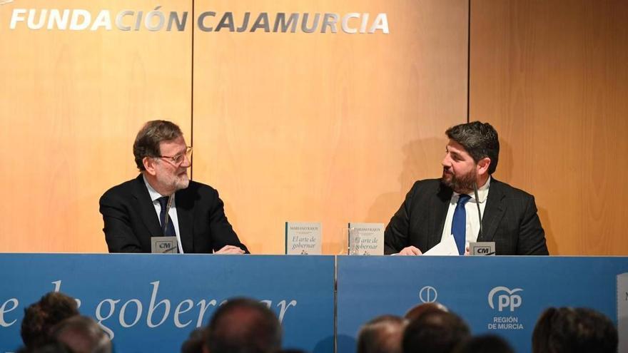 Rajoy sostiene en Murcia que la regularización de inmigrantes "creará un efecto llamada colosal"