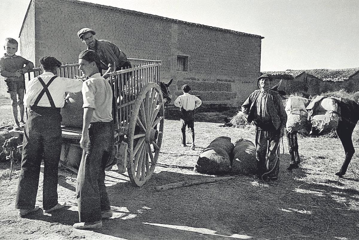 Margaret Michaelis, Albalate de Cinca.  Pueblo colectivizado, octubre 1936.