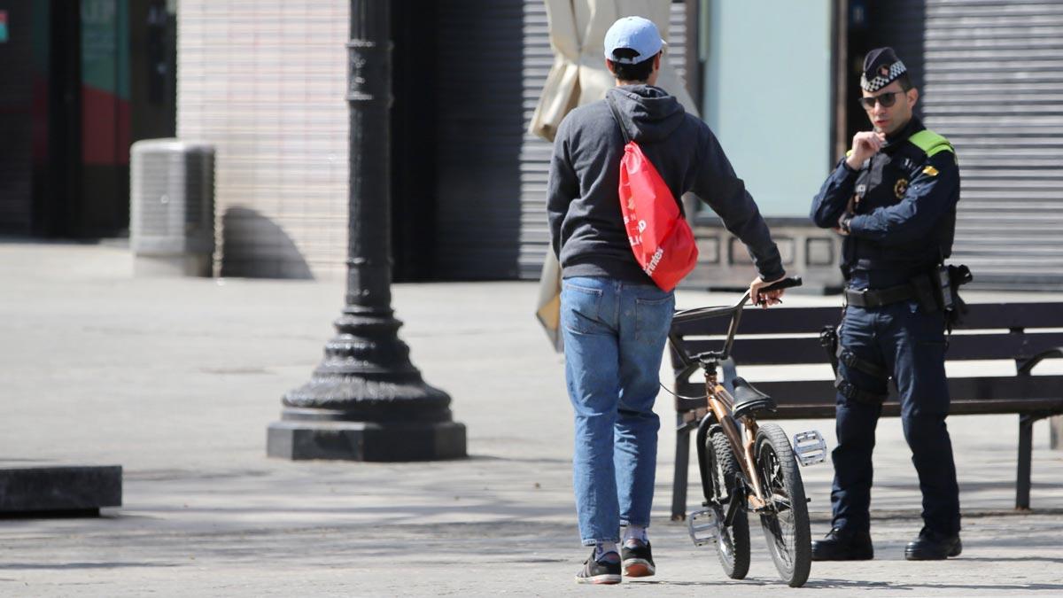 Los Mossos identifican a más de 10.000 personas en las calles en un día