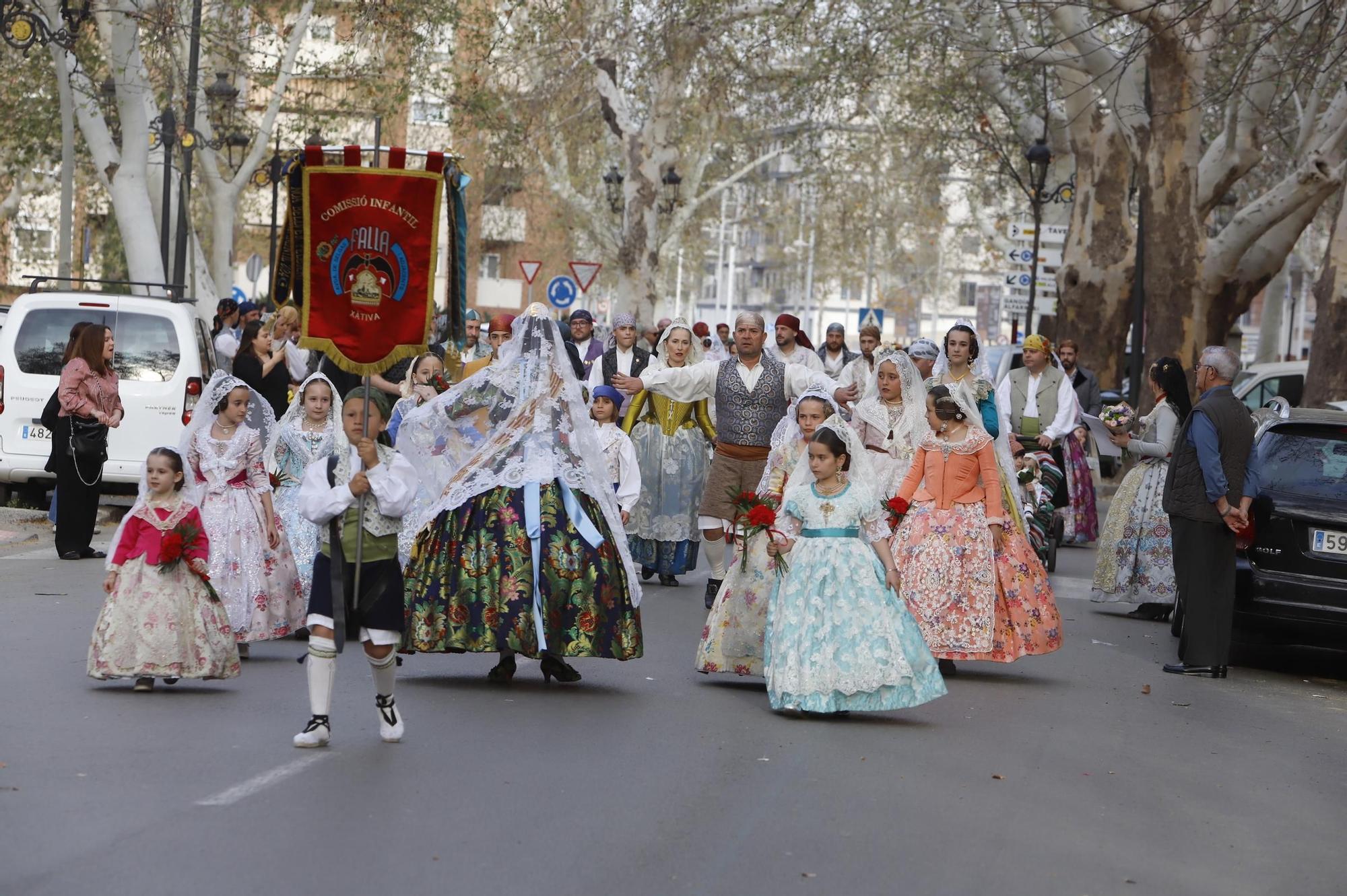 Multitudinaria Ofrenda fallera en Xàtiva