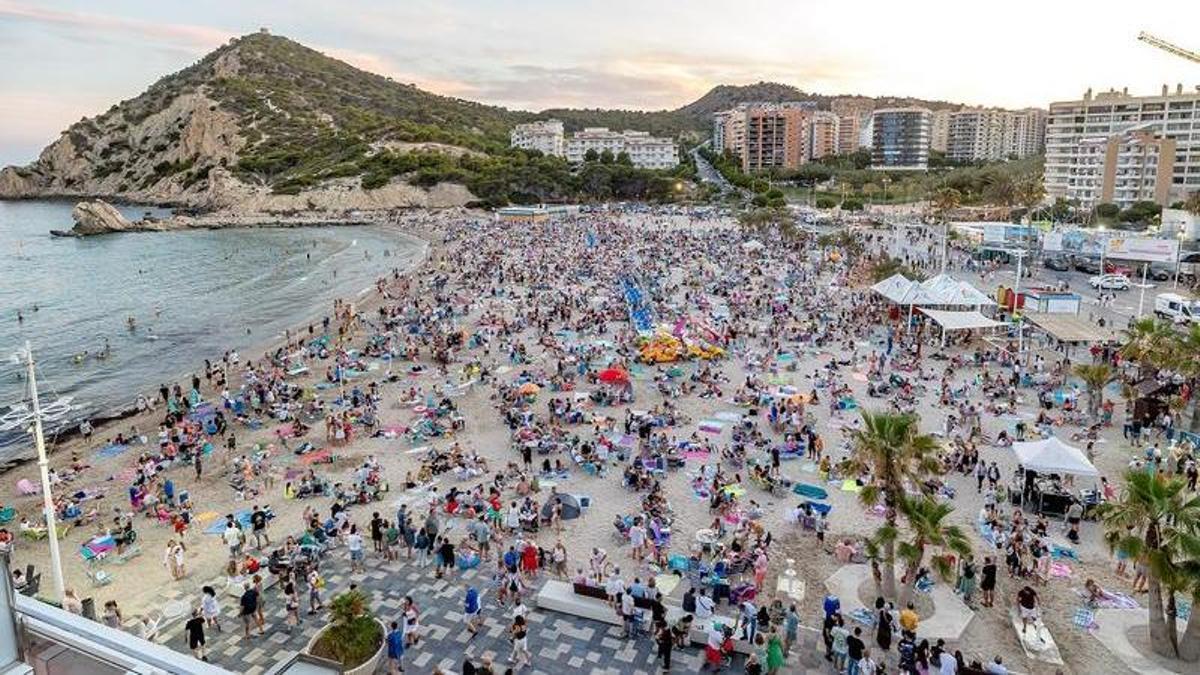 La celebración de la noche de San Juan en Finestrat en una imagen de archivo.