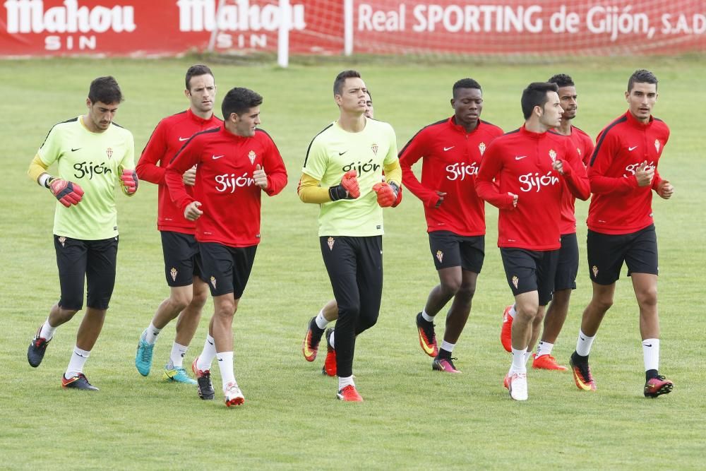 Entrenamiento del Sporting tras la derrota frente al Barcelona