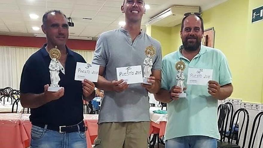 El concurso de pesca reúne a 46 participantes