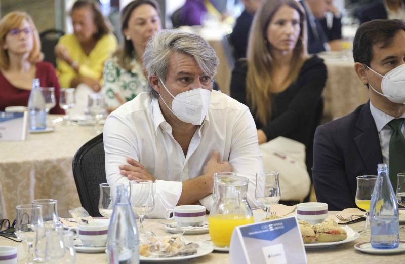 Foro sobre los fondos europeos organizado por el periódico y CaixaBank en el Casino de Santa Cruz de Tenerife.