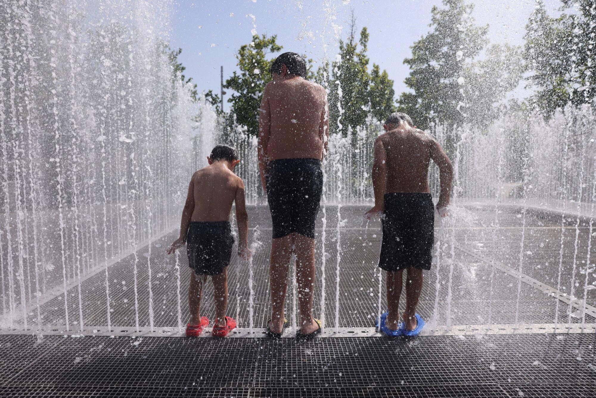 En imágenes | Aragón se despide del mes de junio más cálido de la historia