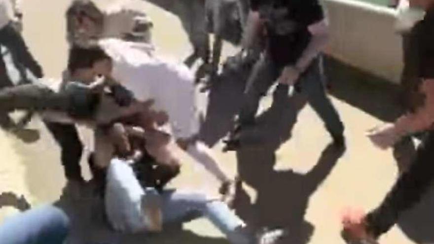 Dos escenas de la pelea en Mallorca. // Imágenes de vídeo