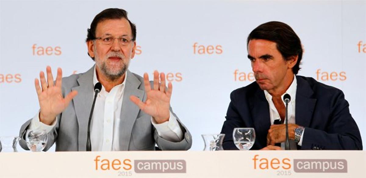 José María Aznar i Mariano Rajoy, en la clausura del campus de la FAES, aquest diumenge a Madrid. José María Aznar i Mariano Rajoy, en la clausura del campus de la FAES, aquest diumenge a Madrid.