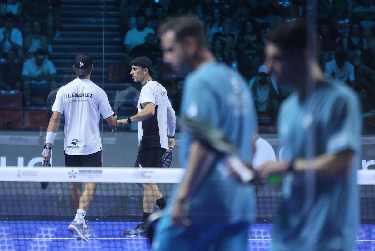 Paquito Navarro y Martín Di Nenno, que superaron a Javier González y Álvaro Meléndez por 7-5 y 7-6 en un encuentro muy igualado que exigió máxima concentración a la pareja hispanoargentina.