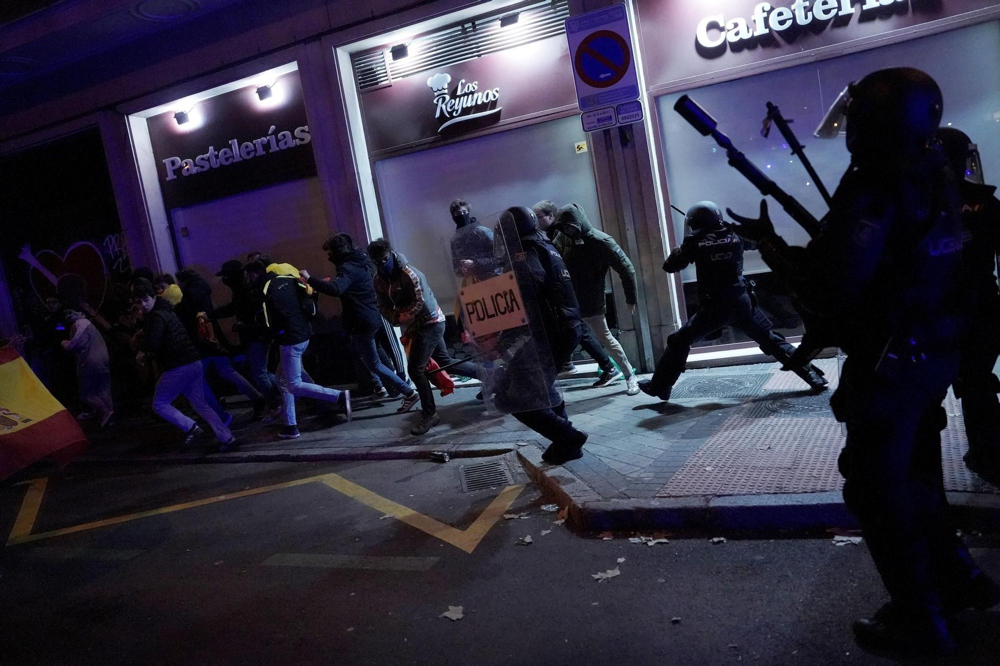 Séptima noche de protestas contra la amnistía en Madrid, en imágenes