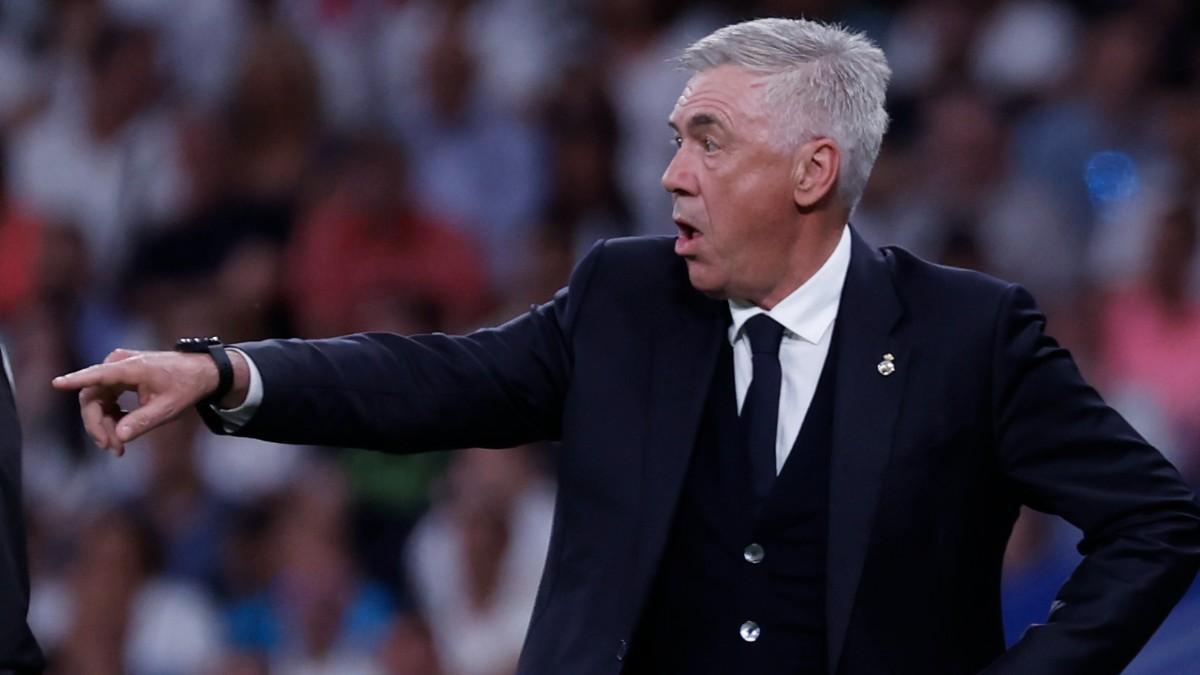 Ancelotti da órdenes ante el Betis