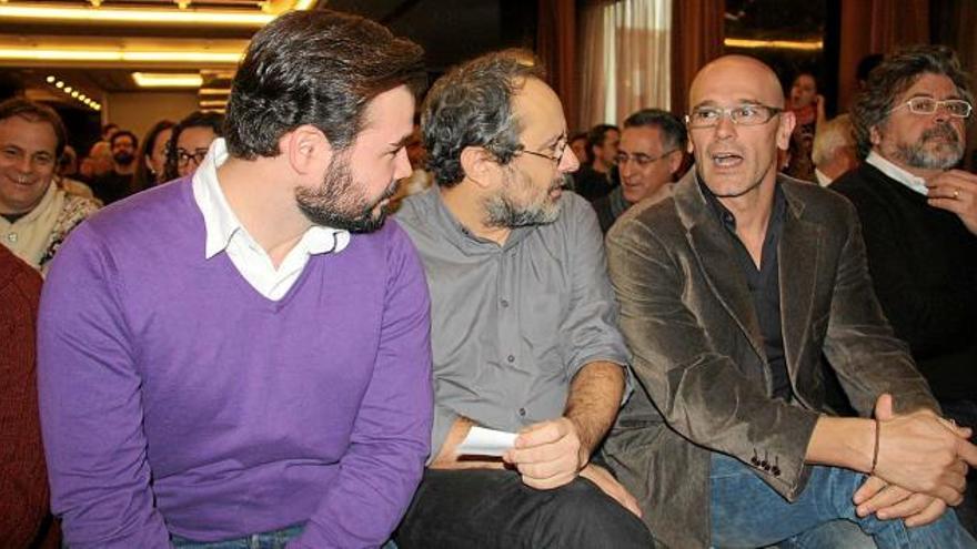 Gabriel Rufián (ERC), Antonio Baños (CUP), Raül Romeva i Antoni Castellà (JxSí), assistents a l&#039;acte