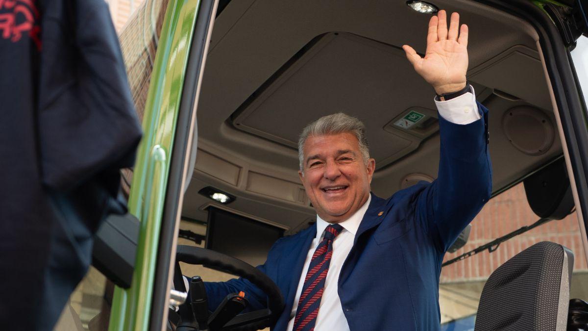 Joan Laporta se subió a un tractor en Mollerussa