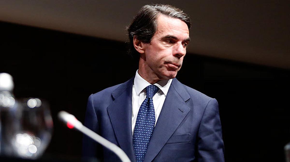 Aznar {renuncia} a ser president d’honor del PP.