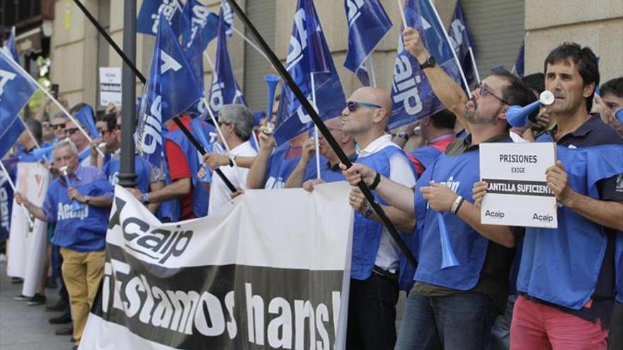 Protesta laboral de los funcionarios de presiones