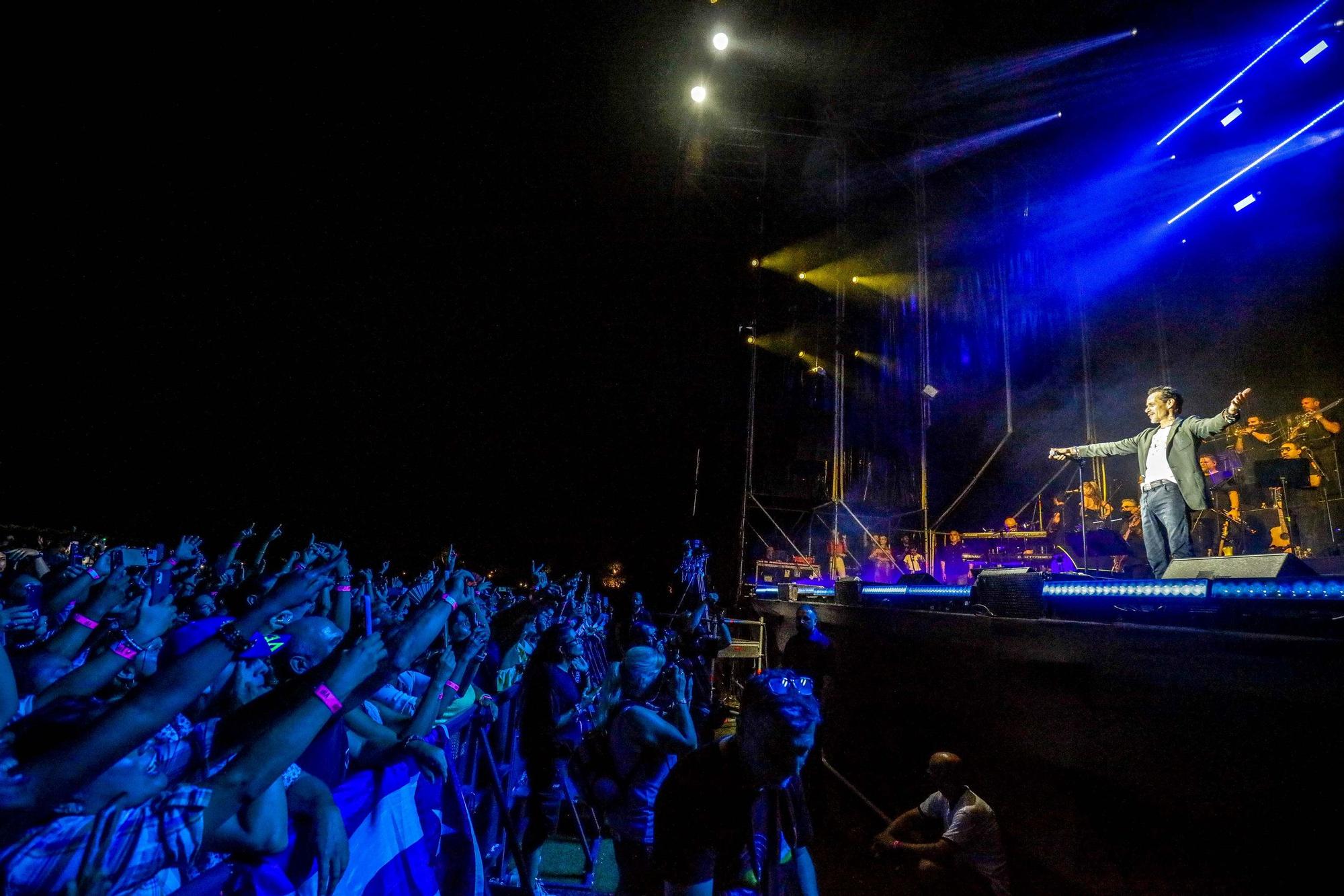 Marc Anthony ofrece su primer concierto en la isla ante 10.000 personas