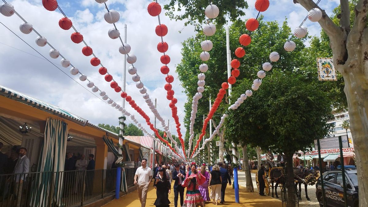 Ambiente este miércoles en el Real de la Feria.