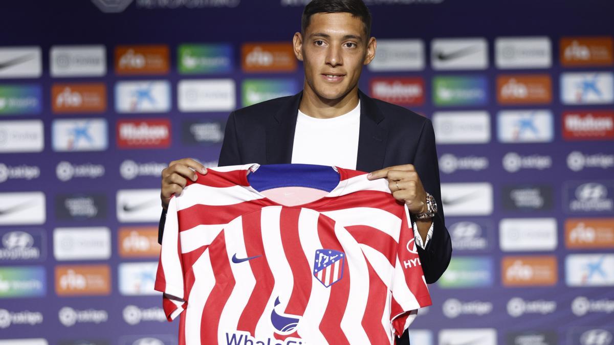 Nahuel Molina, en su presentación con el Atlético