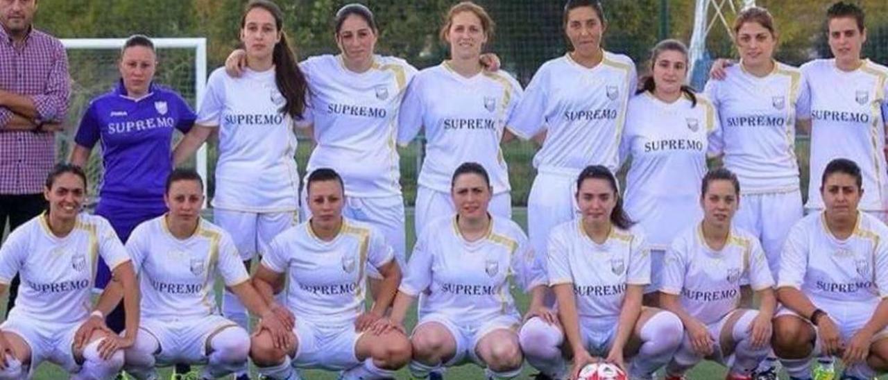 Alineación del Pontevedra Féminas durnate un partido de liga. // FDV