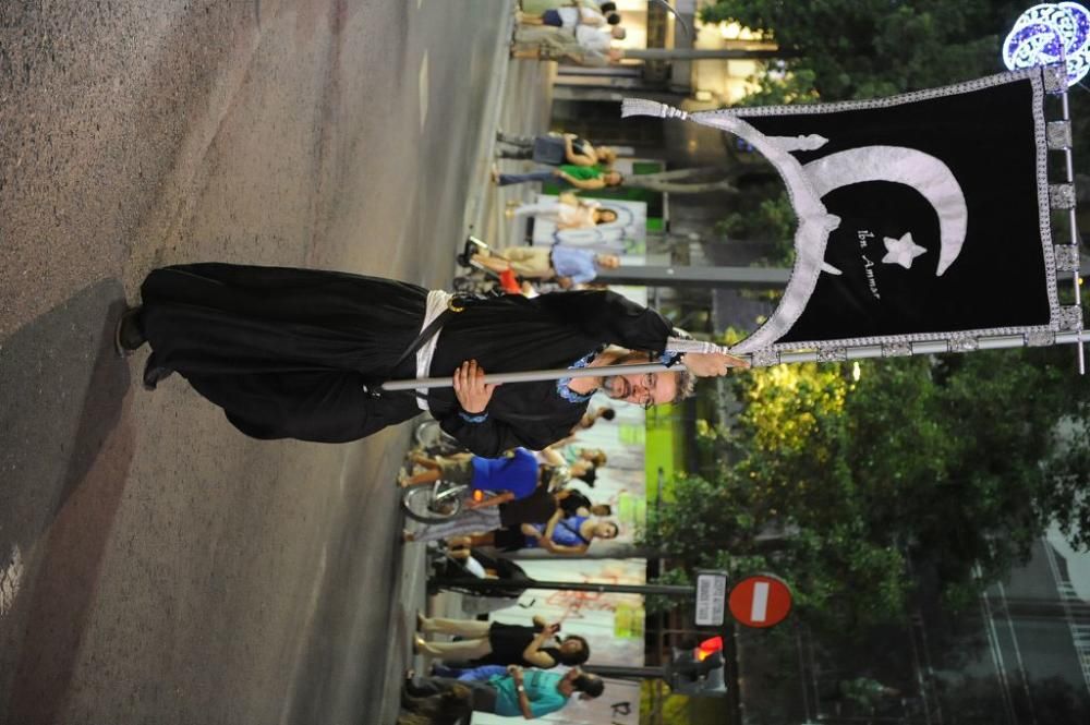 Desfile de Moros y Cristianos por las calles de Mu