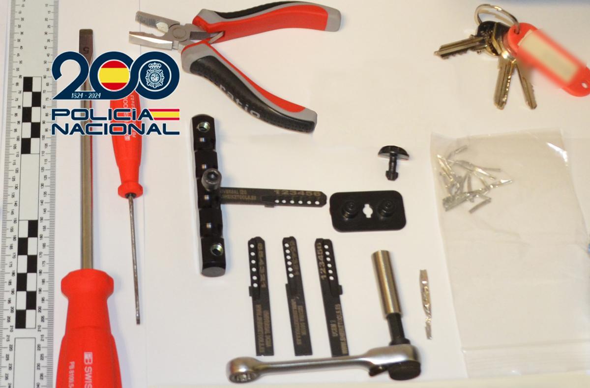 Material intervenido a los tres detenidos en Mislata sospechosos de robar en viviendas.