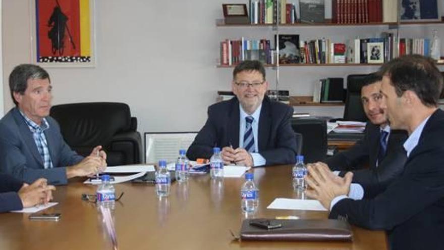 Aurelio Martínez, Ximo Puig, Amadeo Salvo y Cervera, ayer en la sede del PSPV en Valencia.