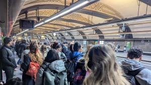 Primer día de huelga del sindicato de maquinistas Semaf, en la estación de FGC en Plaça Catalunya.