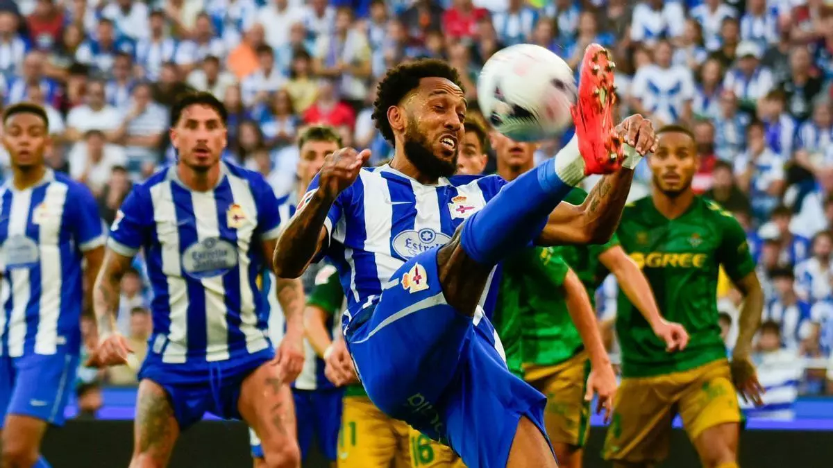 Aubameyang se lesiona la rodilla y tendrá que pasar por el quirófano: cinco o seis semanas de baja