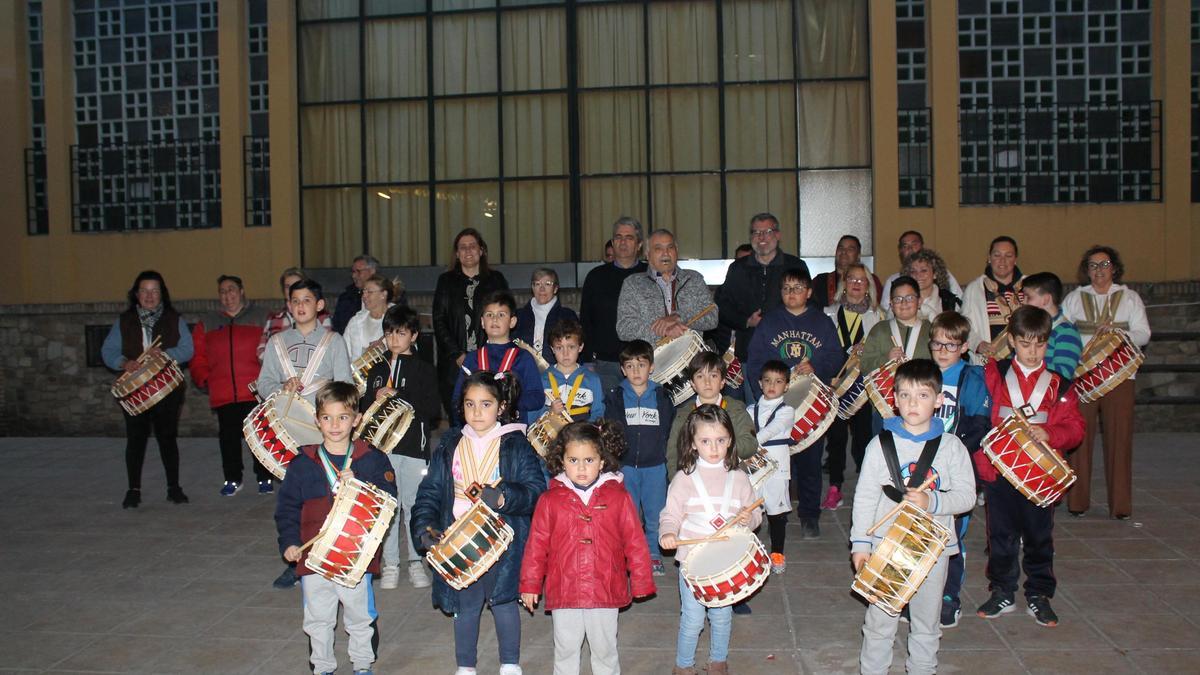 Participantes en el taller de redoble de Baena.