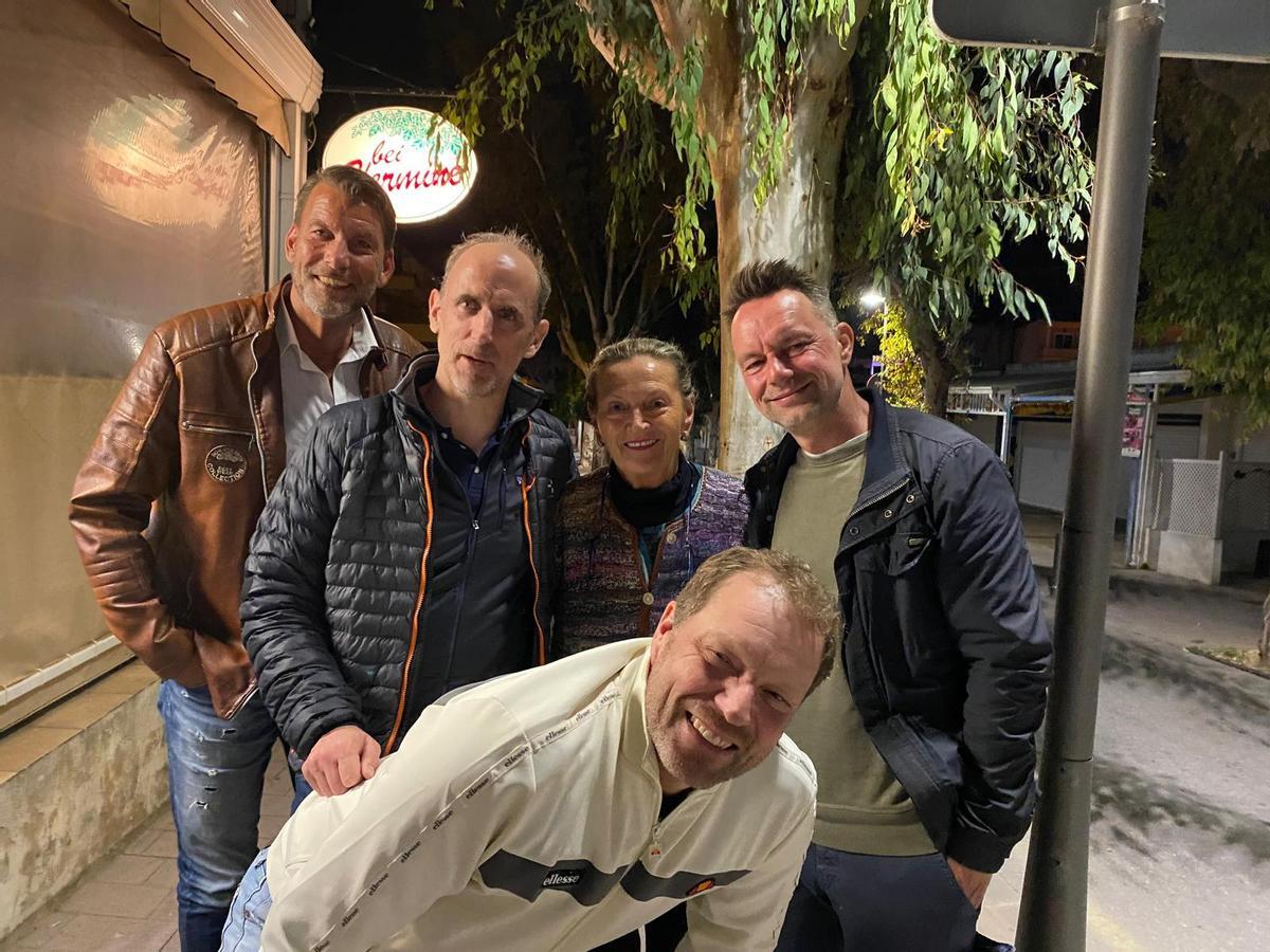 Hermine Reisinger mit ein paar Gästen.