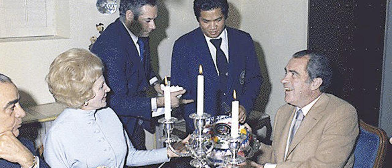 Sánchez (2º izda.), en el cumpleaños de Nixon en 1974.