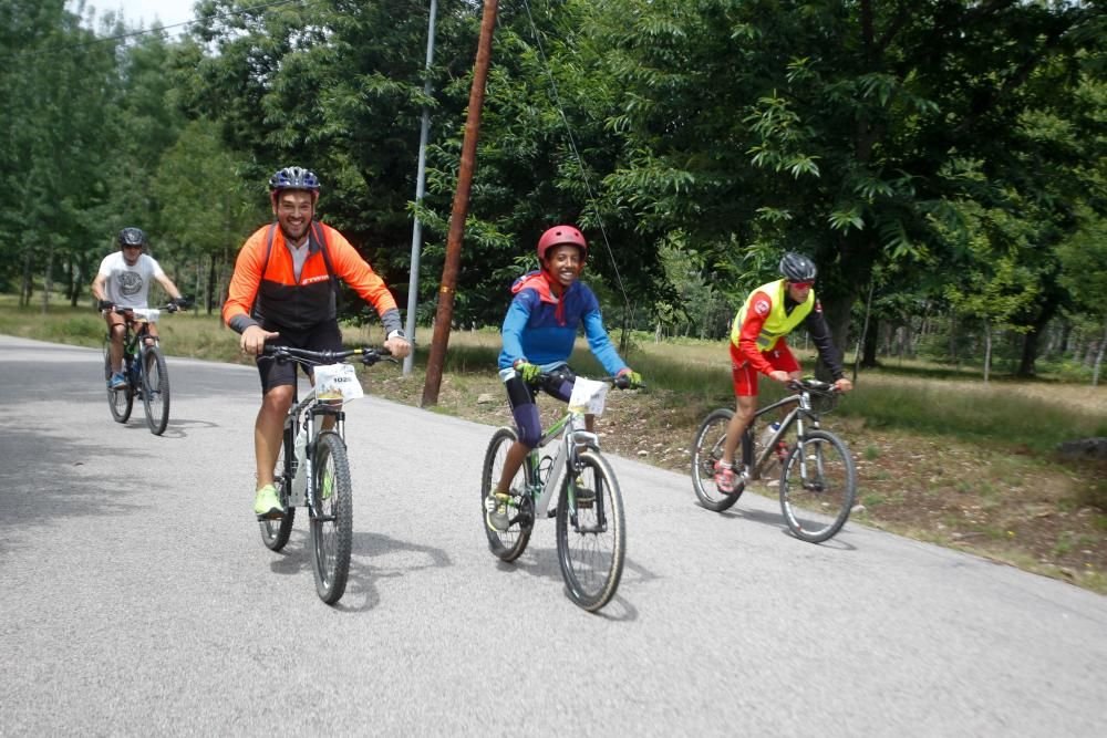 Más de 100 ciclistas participaron en la segunda edición de la Marcha por los Montes de Vigo.