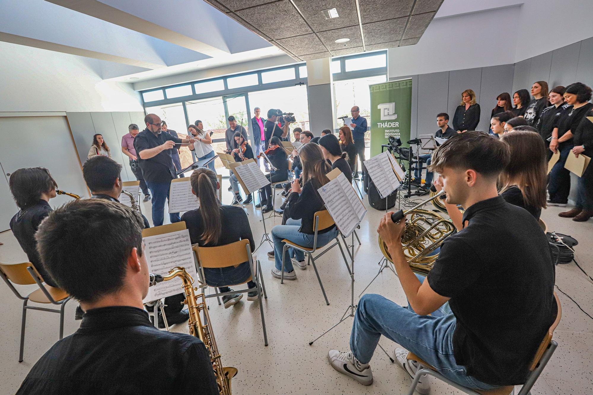 Ximo Puig inaugura la ampliación del IES Thader de Orihuela