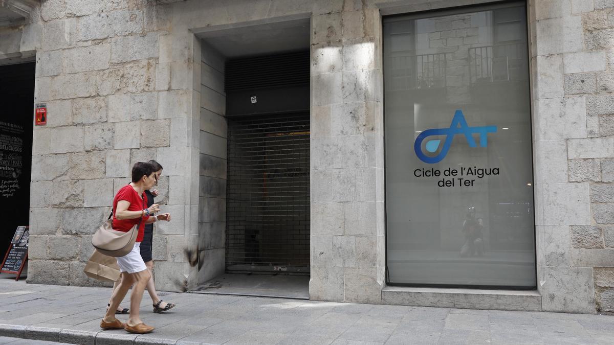 Les oficines de la companyia d'aigües al carrer Ciutadans de Girona.