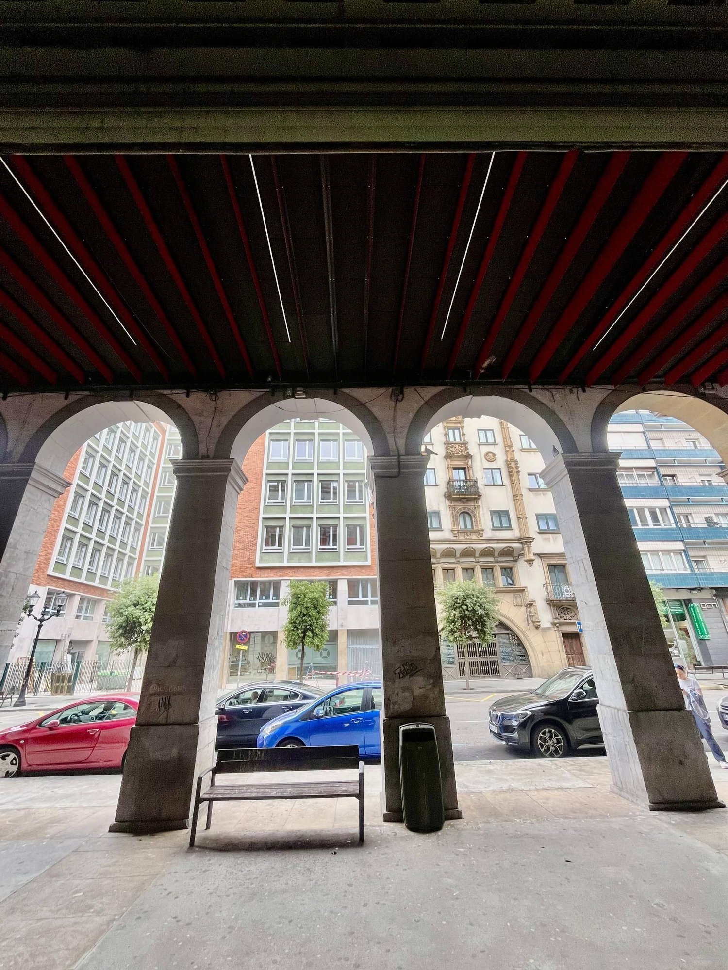 Las pruebas para mejorar el suelo de la calle Marqués de San Esteban, en imágenes