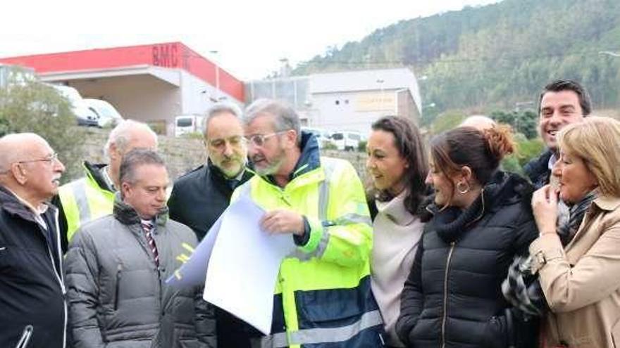 Visita de Cores Torís a la zona donde se realizará la obra. // Faro