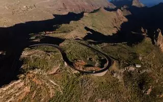 Reasfaltada la carretera entre San Sebastián y La Degollada