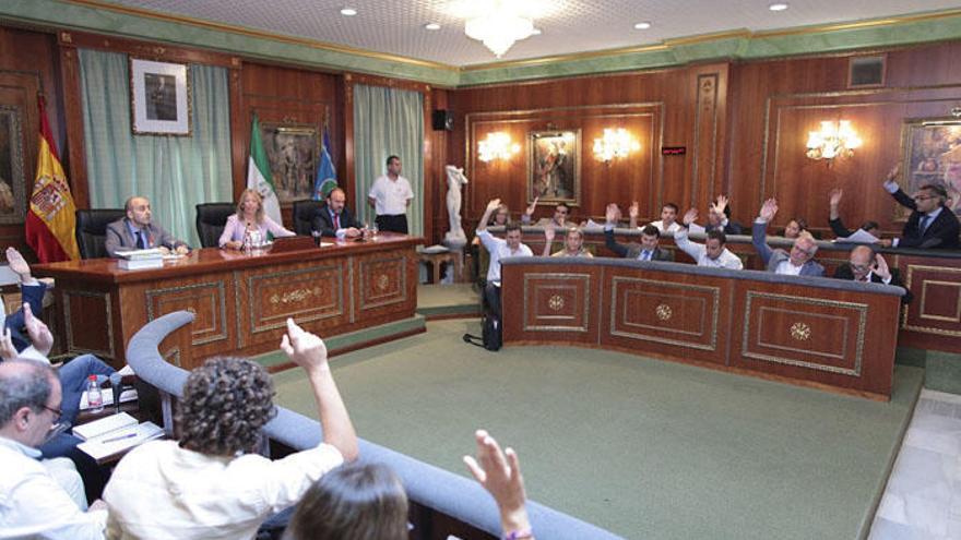 La Corporación municipal de Marbella, ayer, durante la sesión plenaria.