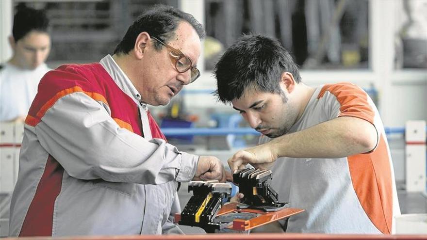 La FP ofrece hasta sesenta ciclos en ocho centros cacereños para el próximo curso