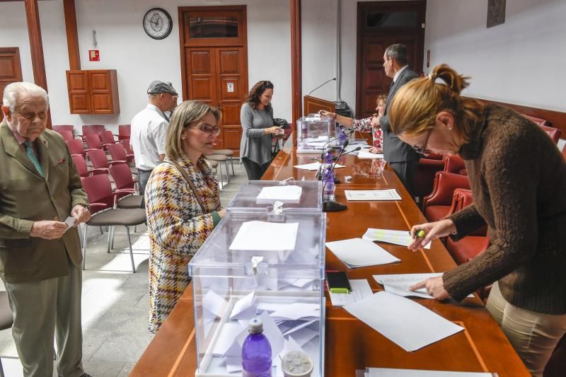 31-01-20 GENTE Y CULTURA. COLEGIO DE ABOGADOS. LAS PALMAS DE GRAN CANARIA. Votaciones para el cambio de nombre en el Colegio de Abogados.     Fotos: Juan Castro.  | 31/01/2020 | Fotógrafo: Juan Carlos Castro