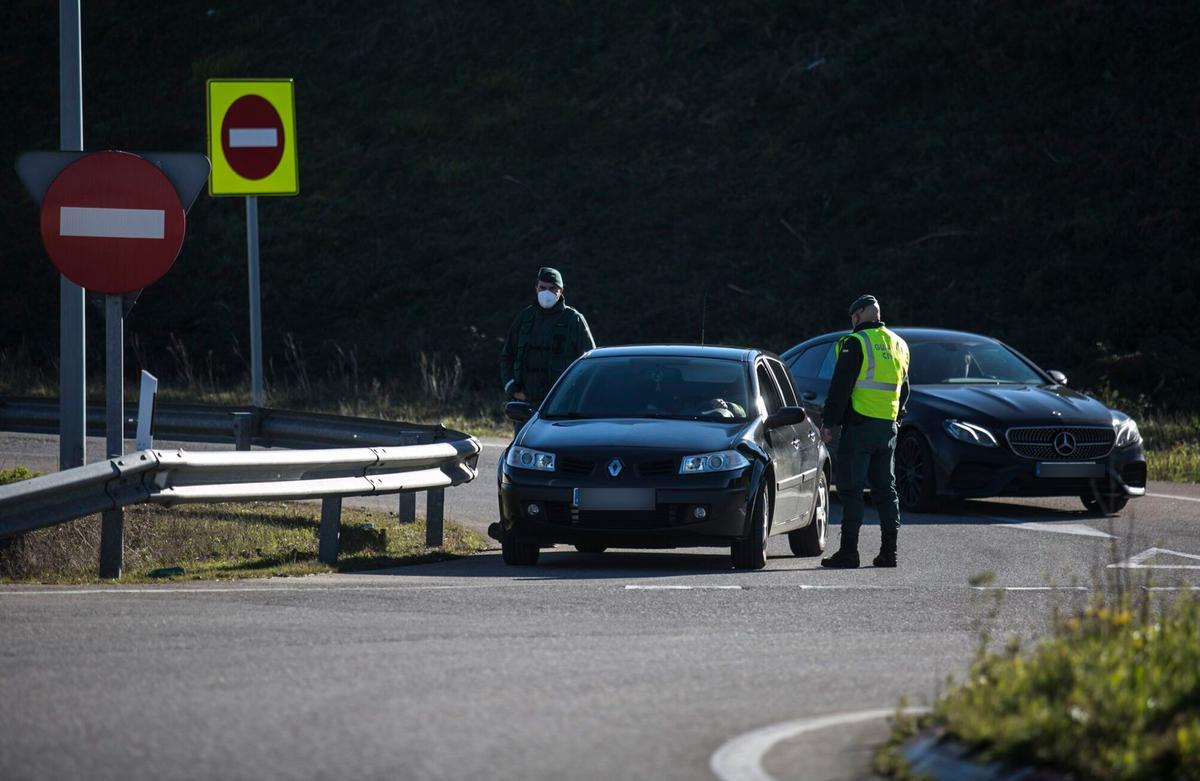 Control de la guardia civil cierre perimetral de comunidades