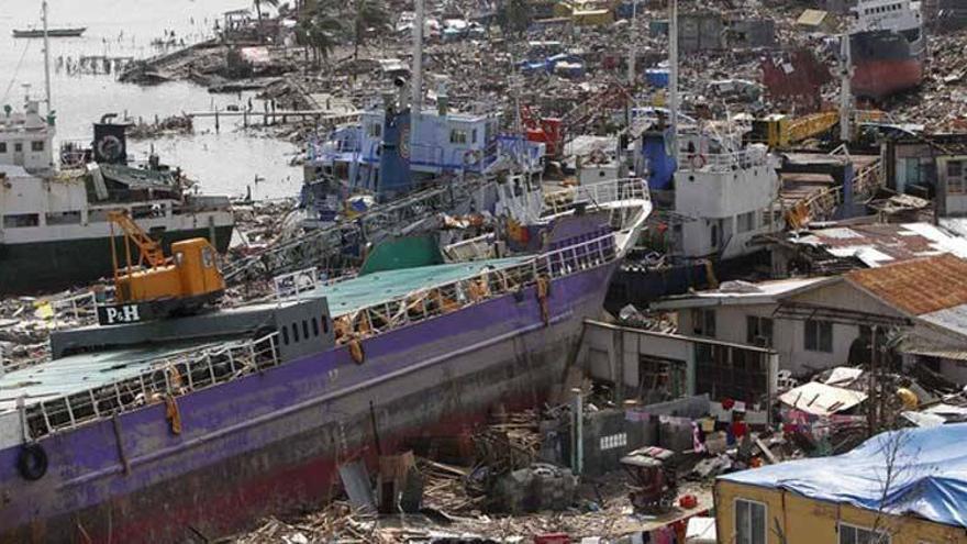 Desesperación entre los afectados por el tifón en Filipinas