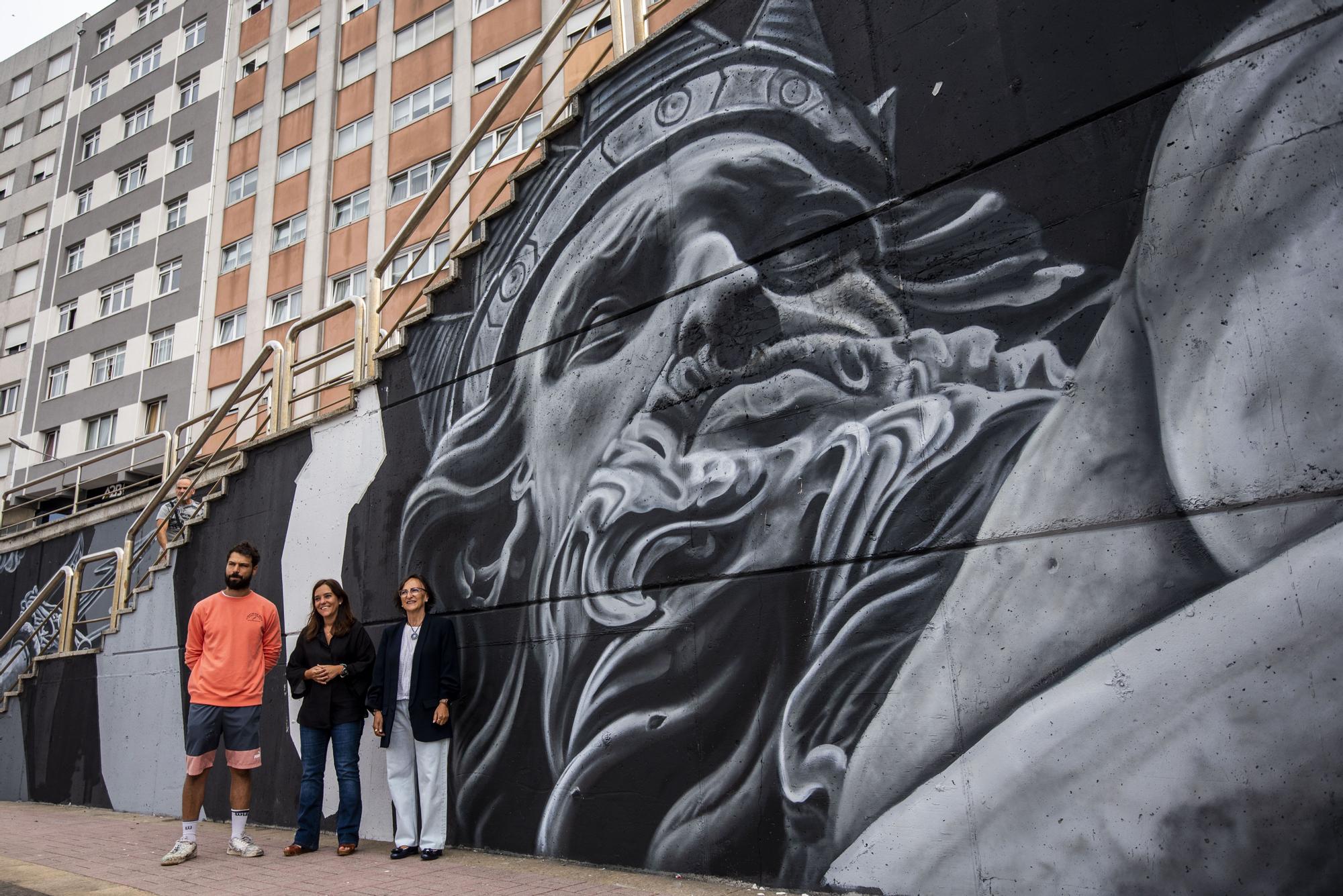 Un obra titánica en A Coruña del mejor muralista del mundo frente a una ensenada eterna